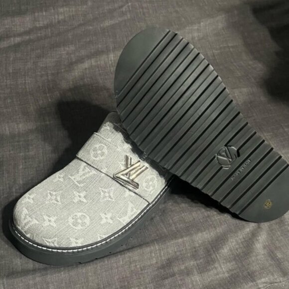 Louis Vuitton Cosy Comfort Mule-Size 9 in women’s - Picture 2 of 4